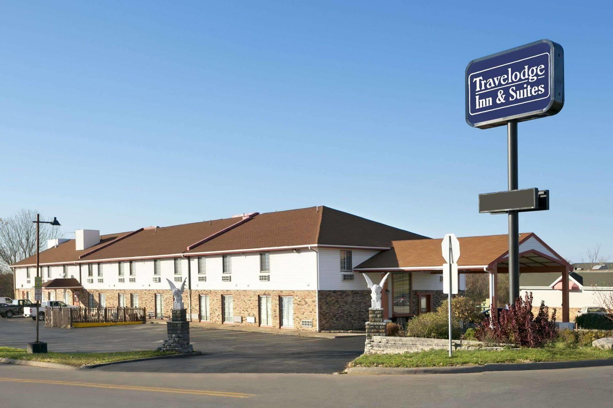 Travelodge Inn & Suites By Wyndham Muscatine Экстерьер фото